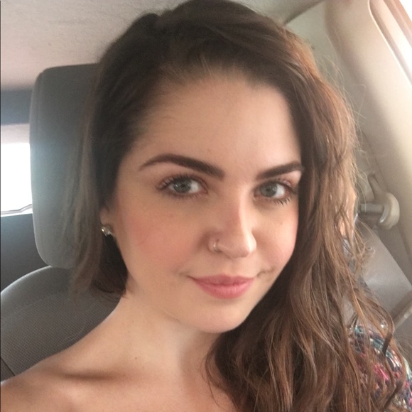 Meet your Posher, Jessica - Picture 5 of 6